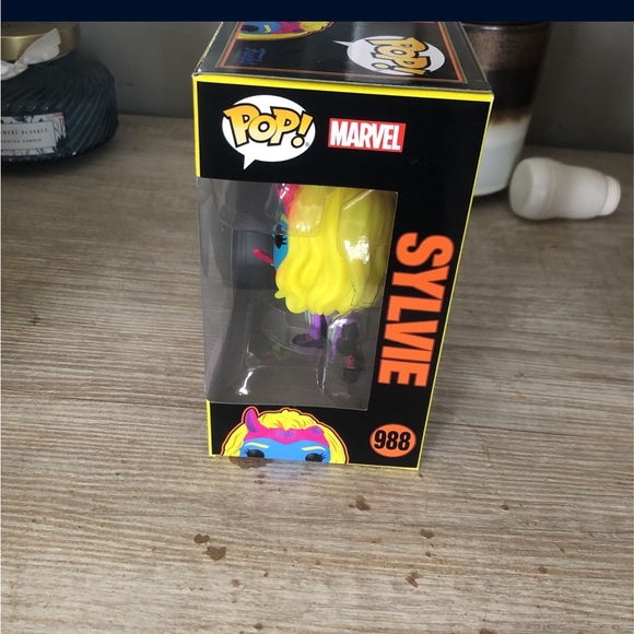 Funko POP! Marvel Loki - Sylvie Blacklight #988 - Picture 3 of 6